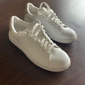 Time and Tru women’s sneakers